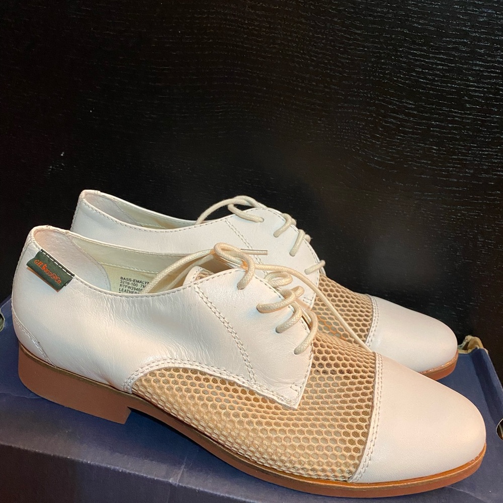 Bass casual shoes
